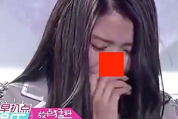 [芸能人]【衝撃映像】K-POPアイドルさん、生放送中に“鼻が崩壊する”放送事故ｗｗｗｗｗ