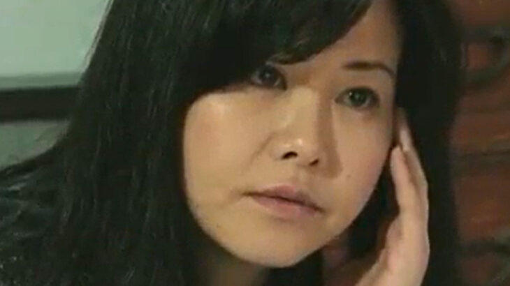 浅井舞香 「我慢できない…」熟女母が反り勃つ息子のチンポを見て近親ハメ！