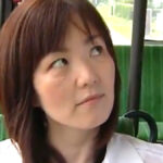 橘祐子 「イカせて…」通勤バスで美熟女が学生と痴女プレイ！