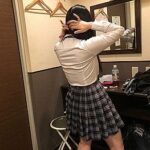 [制服]【エロ動画素人】ビッチすぎるプレイをする黒髪娘(18)に生でガン突きww