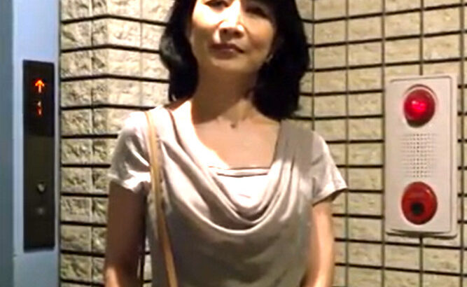 瀬尾礼子 「今回で3回目のAV撮影ですね…」50歳の熟女妻が非日常的シチュエーションで新たなエロスの可能性を開発していく！