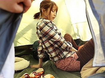 [素人]【エロ動画】大学のサークルキャンプの飲み中、友達が帰ってこないと思ったらテントでハメまくり