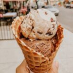 【衝撃】アメリカ人のアメリカ過ぎるソフトクリームの食い方wwww