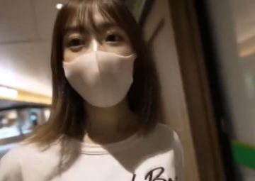 [無修正]【エロ動画】マスク上からもかなり可愛いフェイスだとわかる色白ギャルとホテルでハメ撮り