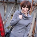 [里美ゆりあ]女が男を襲う…逆痴漢！肉食痴女ゆりあ様が、屋外、電車内で男を痴女る！