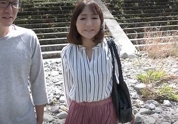 [フェラ]【人妻熟女】「嬉しいわ…♡♡」女手一つで育てた息子と温泉旅行！スレンダーくびれ巨乳おっぱいの美魔女おばさんの性欲処理！