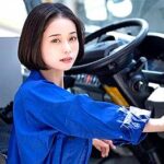 [MINAMO]［NTR］寝取られドラマ‼『もう我慢できねーよ❗』仕事中に中年運転手からエロい目で見られるロリ巨乳パートさん❤