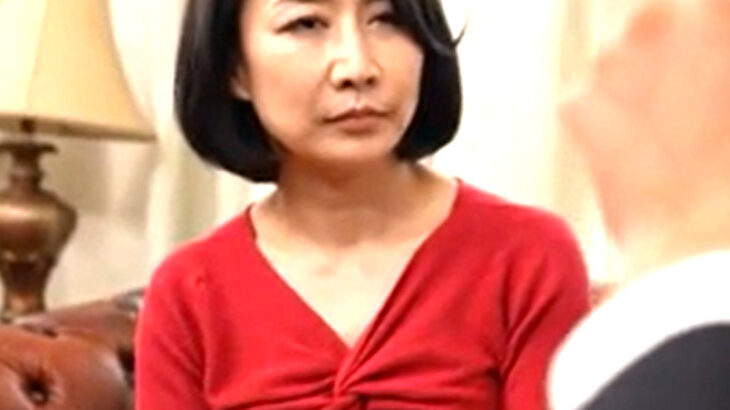 瀬尾礼子 「こんなに若くて、かわいらしい先生とは…」熟女母が息子の若い担任教師に発情して生性交！
