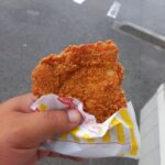 【朗報】40%増量のファミチキ買ってみたけどｗｗｗｗｗｗ