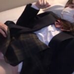 [美少女]【無修正エロ動画】綺麗なパイパンマ〇コの制服がクンニされてハメられるww