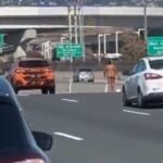 【動画】女さん、高速道路で全裸になり通りがかる車に拳銃をぶっ放すｗｗｗｗ