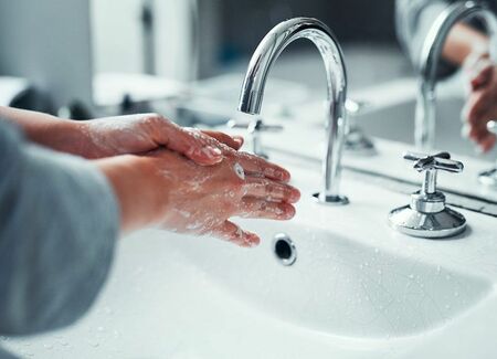 女さん「待って。男ってトイレのあと手を洗わない人が多いの？ち●こ触ってるのに？」