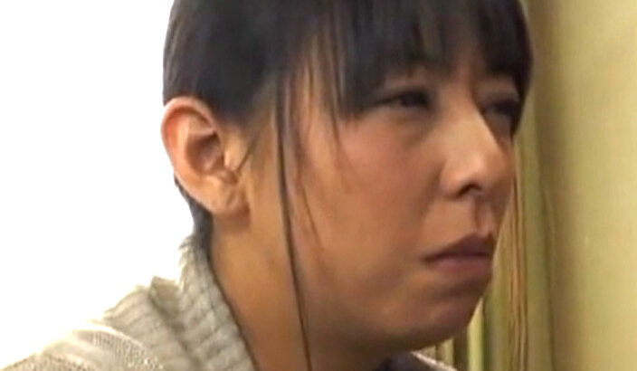 村上涼子 「何があったの？」熟女妻が殺人容疑者になった夫が自首して体が疼いて耐え切れない！