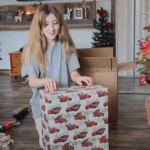 【動画】クリスマスプレゼントを貰った少女、僅か数秒後に不幸のどん底に転落
